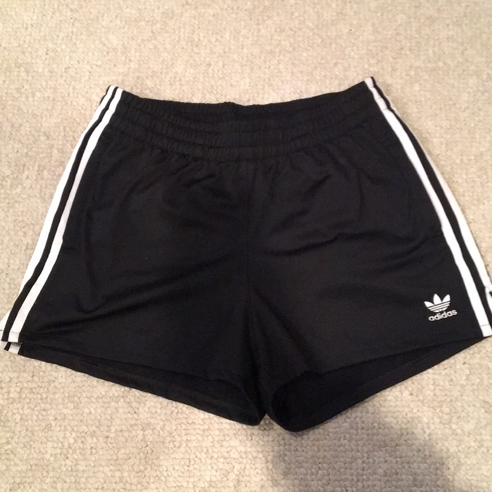 Women's Adidas 3-Stripe Shorts// Size: Small